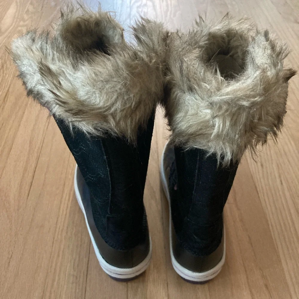 Target Black and Purple Winter Boots with Faux Fur Trim Cabincore Snow Warm Cold